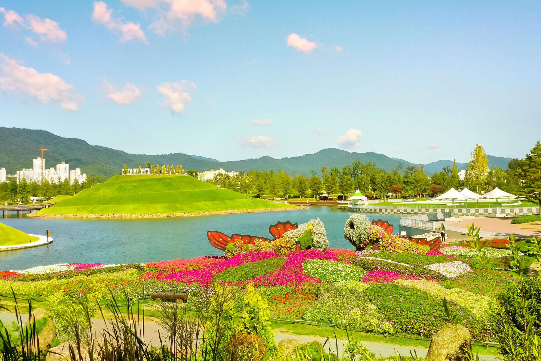 Suncheon Bay's lovely garden and river
