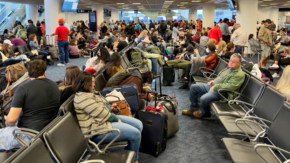 Overcrowding, Flight Delays, And Staffing Shortages Ruin Summer Air Travel