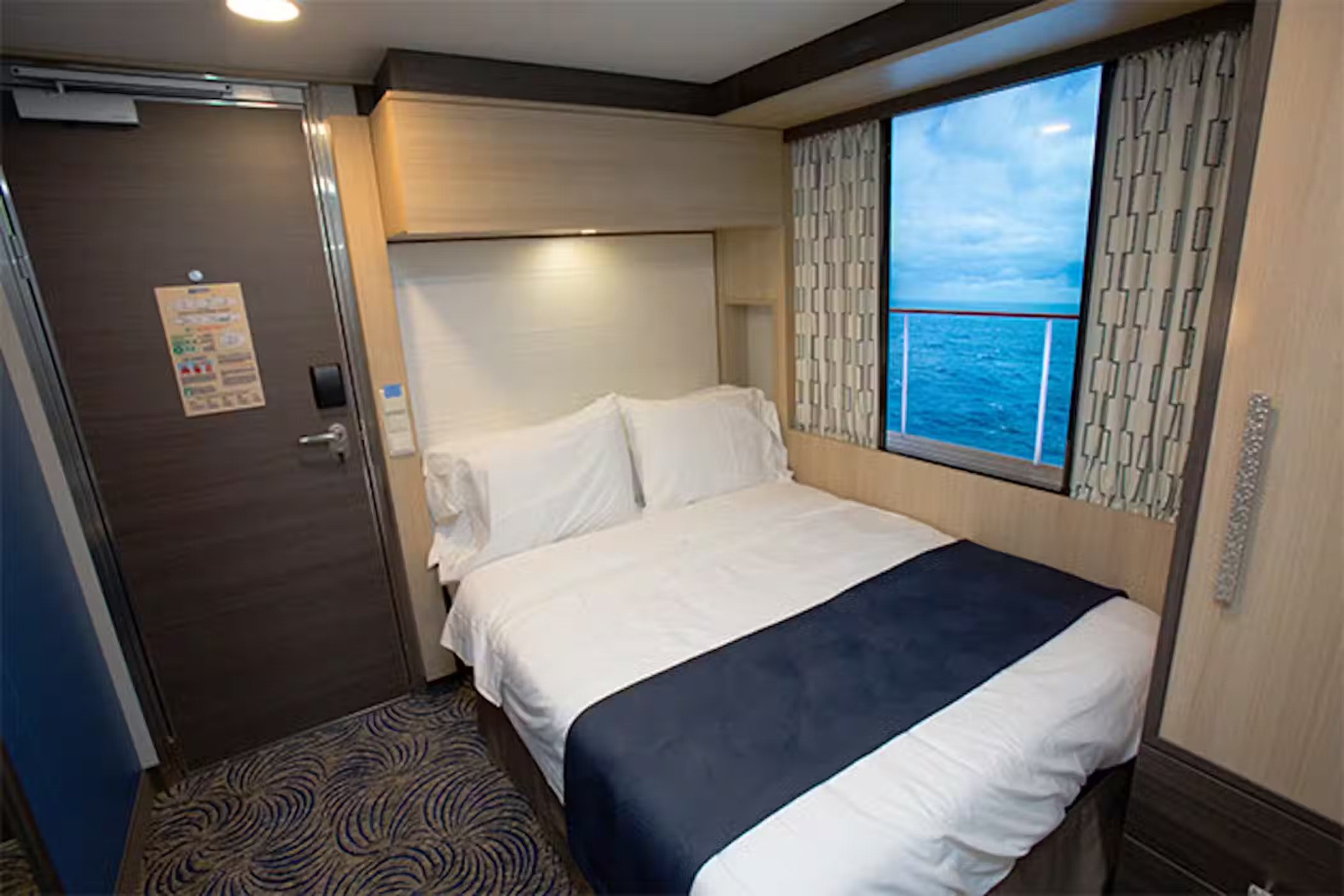 A solo cabin in a cruise ship